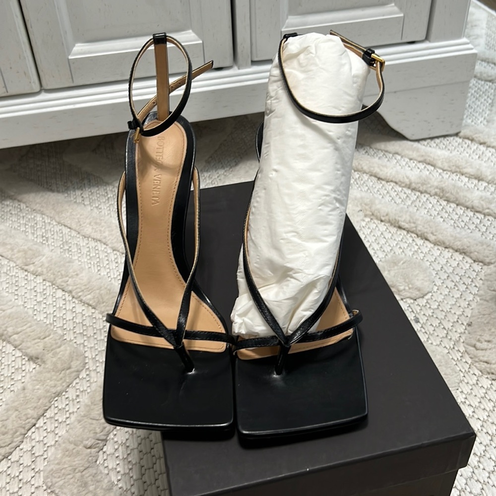 Bottega Veneta
Stretch Leather Sandals SZ 39